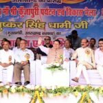 मुख्यमंत्री पुष्कर सिंह धामी ने मां कुंजापुरी के चित्र के सम्मुख दीप प्रज्वलित कर की पूजा-अर्चना